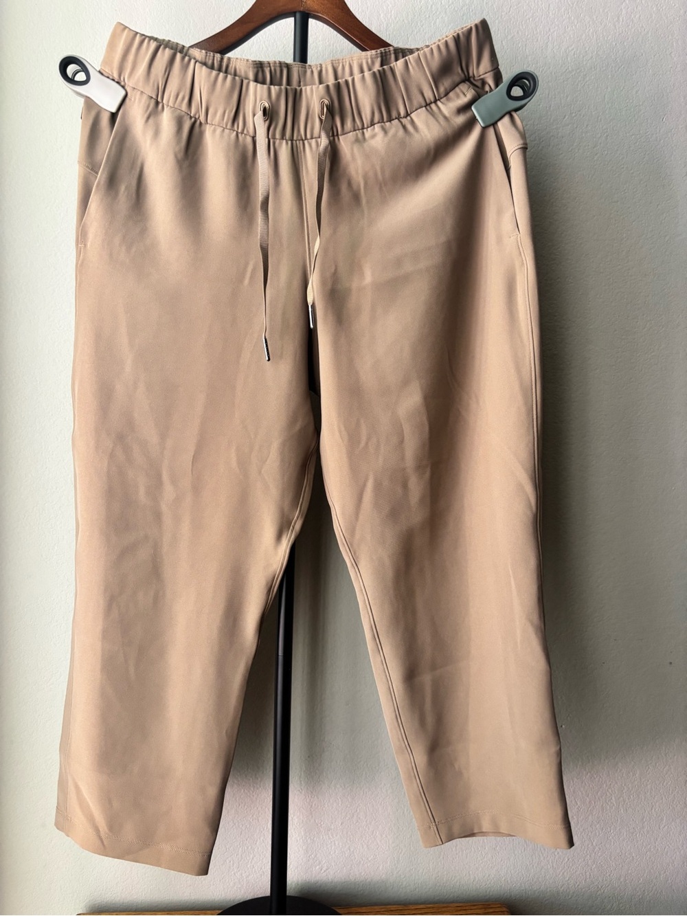lululemon athletica Beige Drawstring Joggers